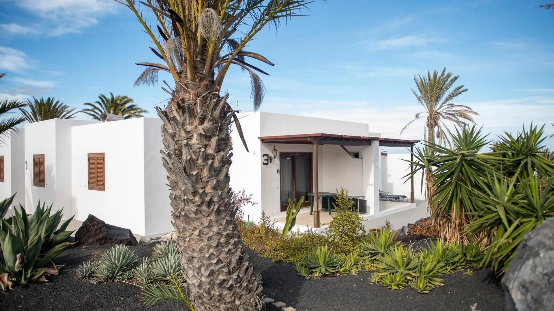 Апартаменты Villa Blanca Nudist Place Чарко-дель-Пало