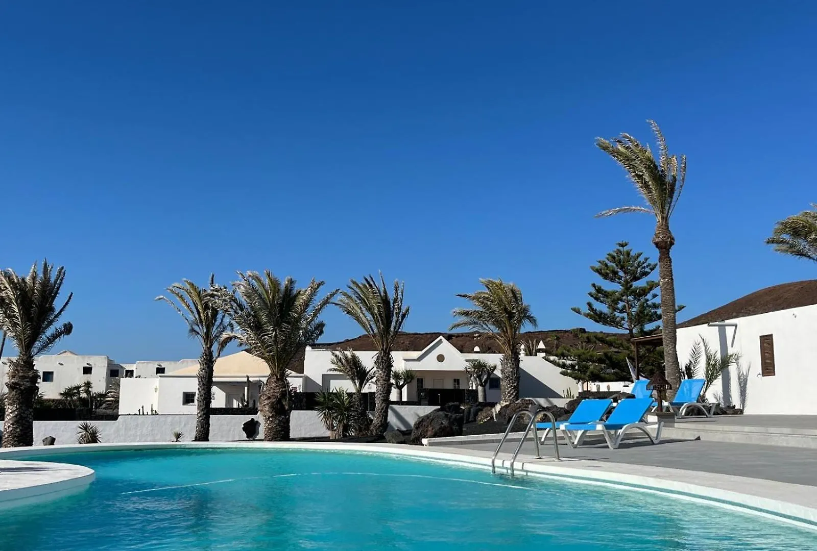 Апартаменты Villa Blanca Nudist Place Чарко-дель-Пало